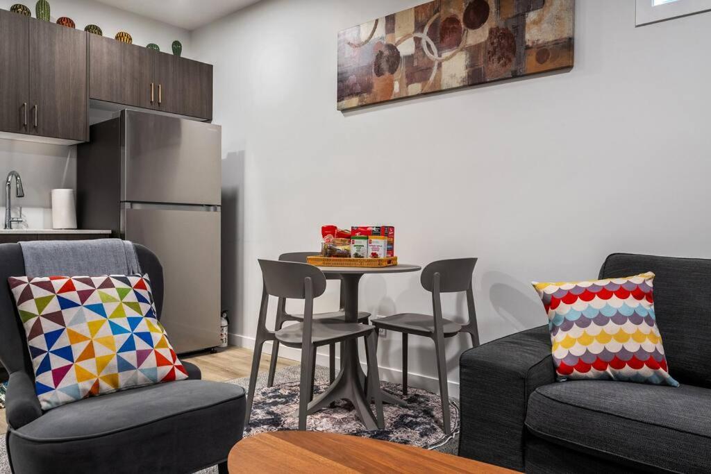 Perfect Stay 2 Bedroom Basement Suite