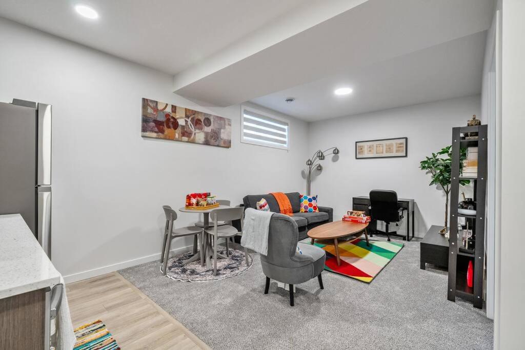 Perfect Stay 2 Bedroom Basement Suite