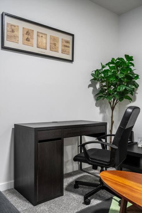 Perfect Stay 2 Bedroom Basement Suite