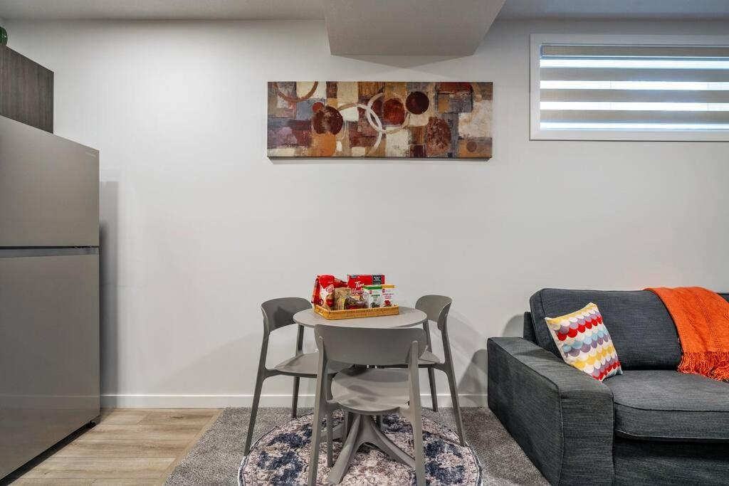 Perfect Stay 2 Bedroom Basement Suite