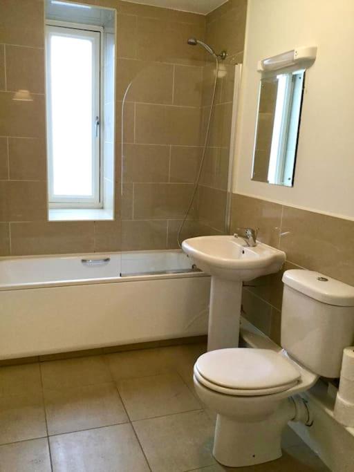 Dublin Centre Stay next to Temple Bar 3 Bed Apt