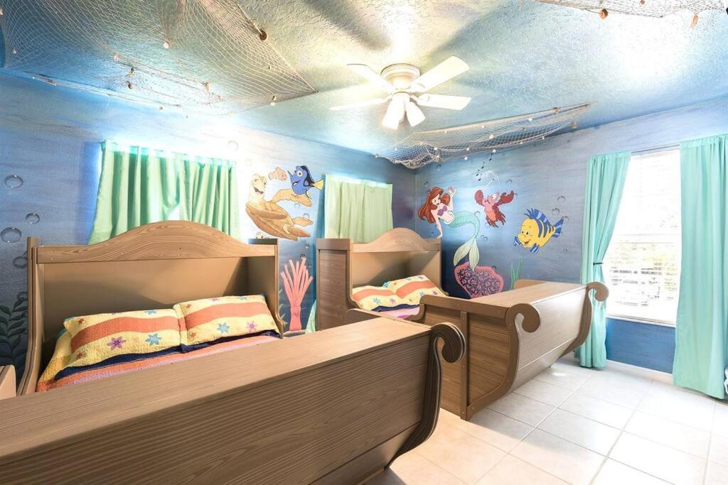 South Facing Pool Hot Tub Themed Rooms Home Theater Swingset Splash Pad BBQ