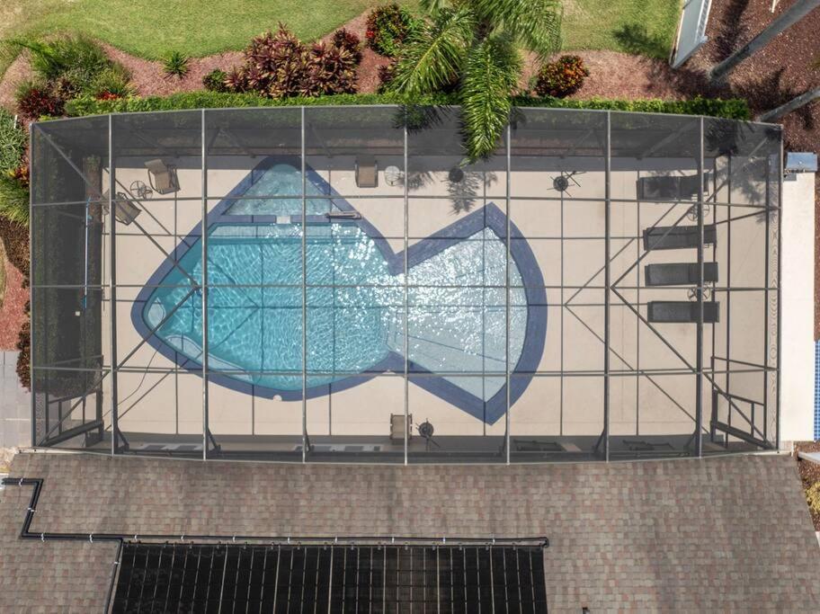 South Facing Pool Hot Tub Themed Rooms Home Theater Swingset Splash Pad BBQ