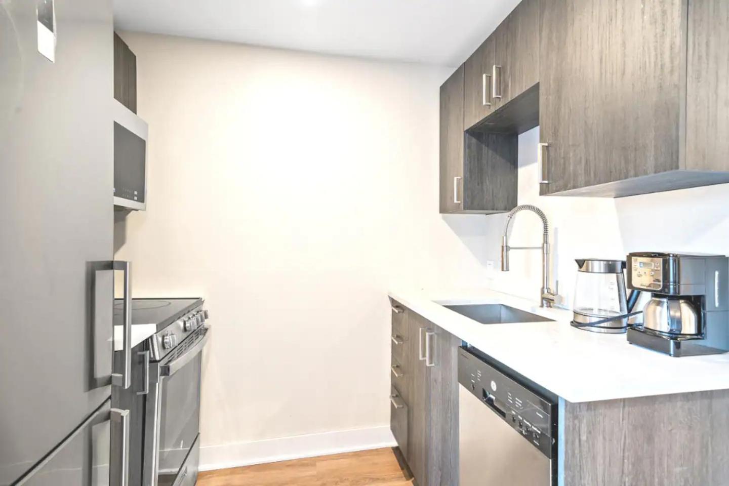 Fancy 3 BDR in Heart of Plateau B