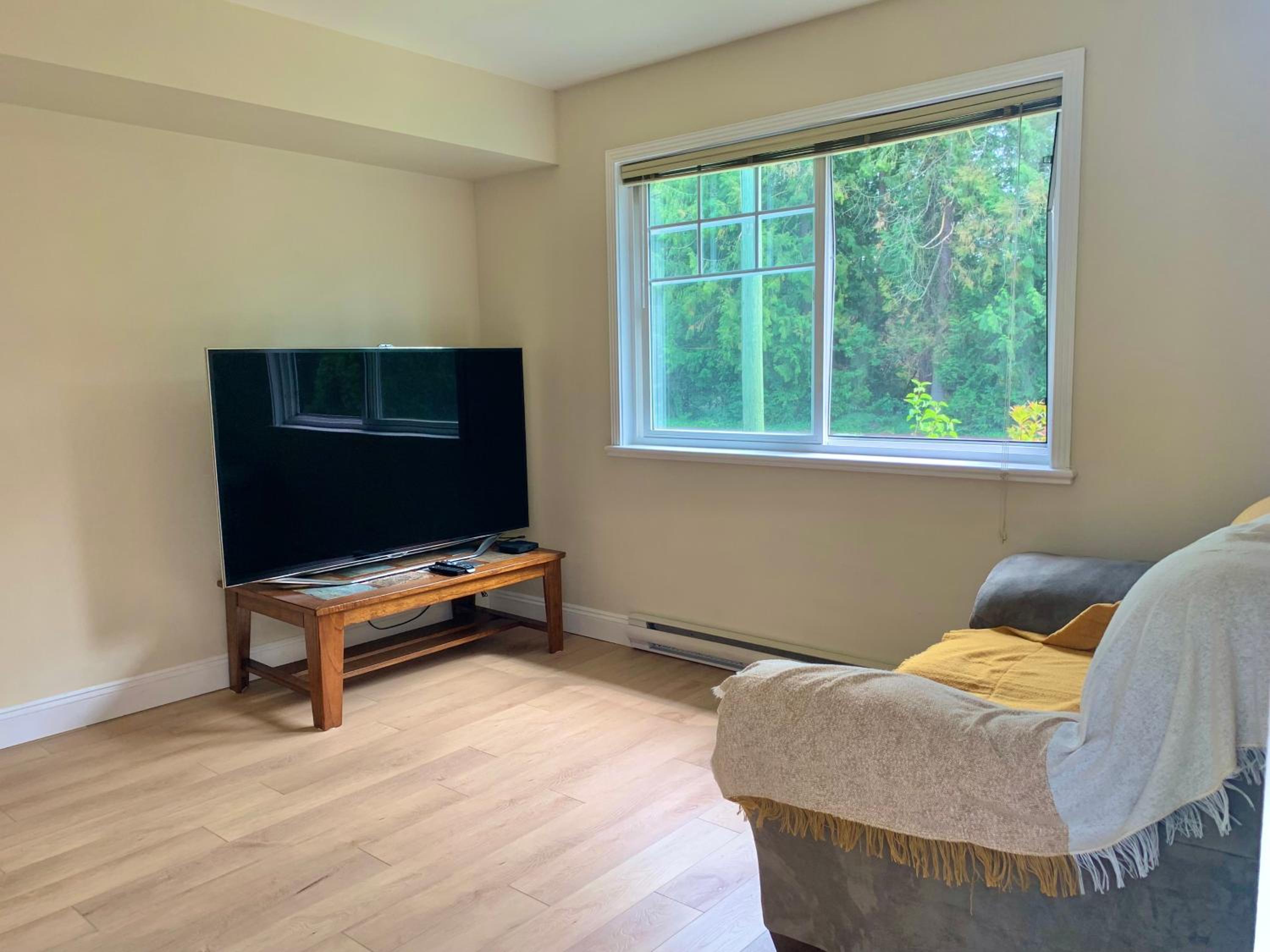 Entire 1Bed 1Bath Suite Coquitlam Centre