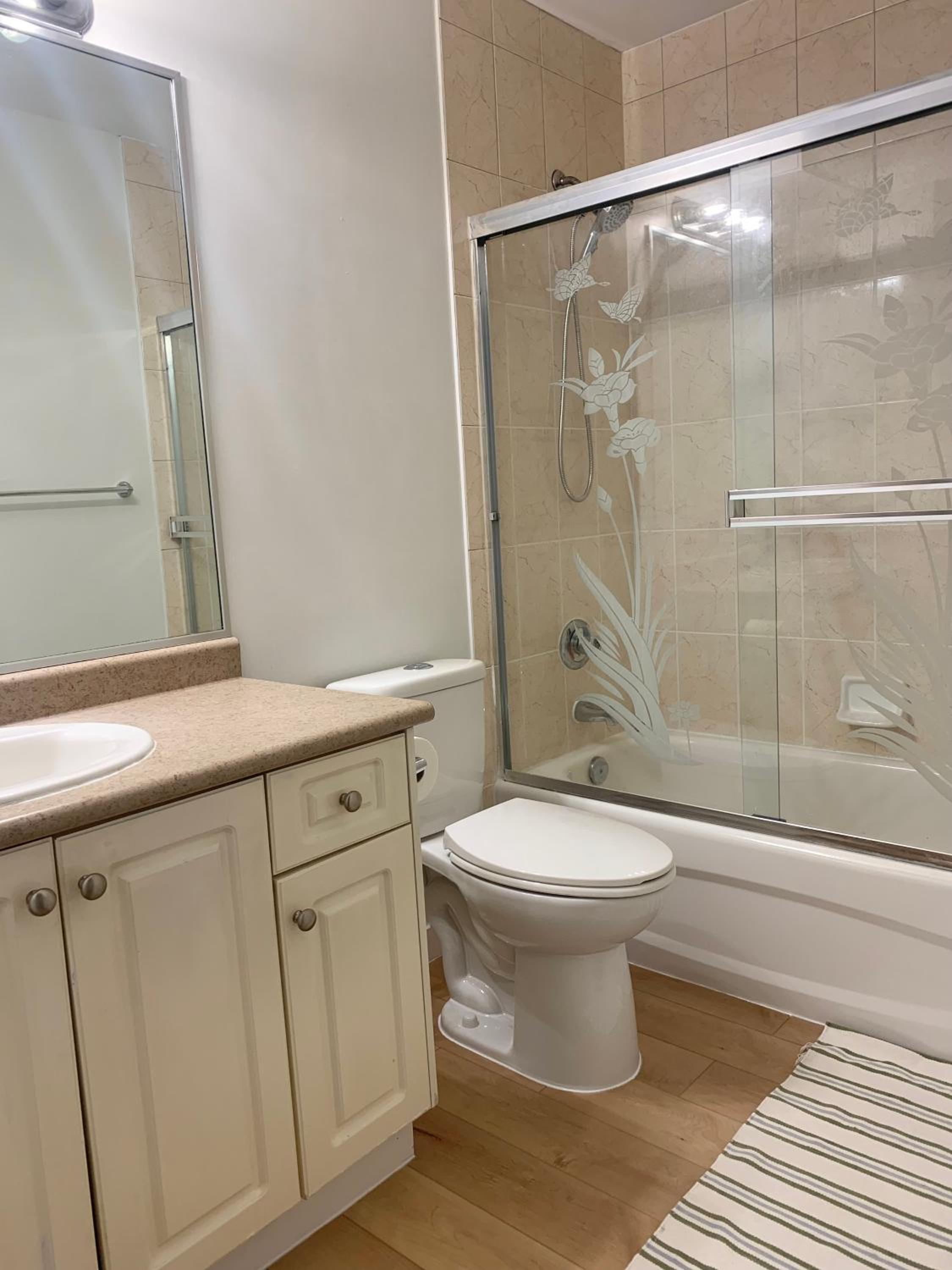 Entire 1Bed 1Bath Suite Coquitlam Centre