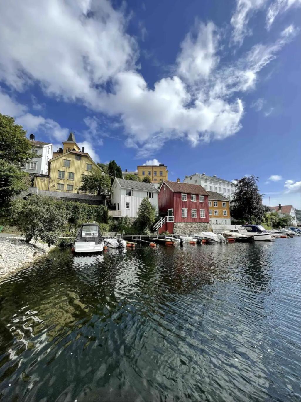 Idyllisk sørlandshus i Arendal sentrum - i vannkanten