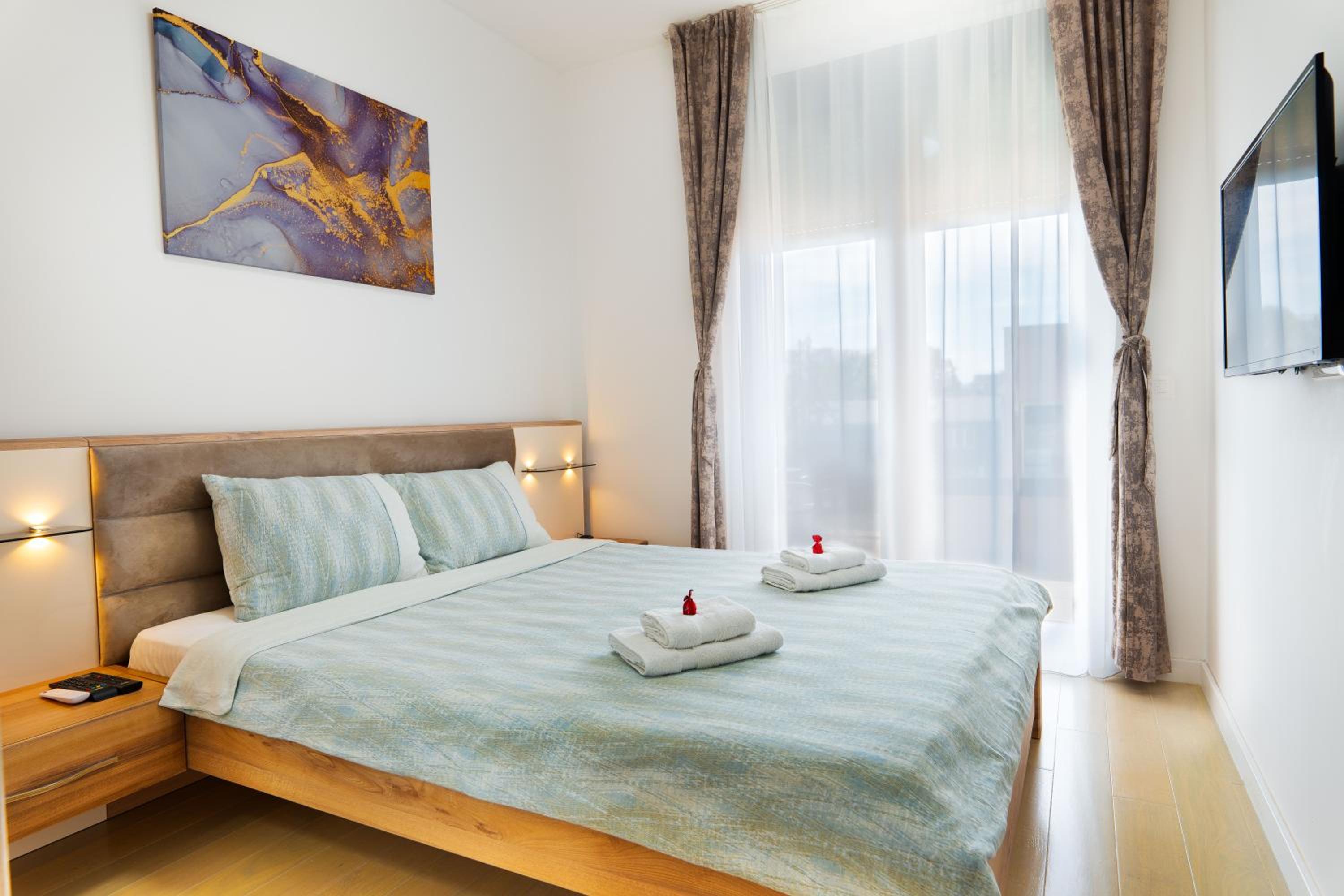Harizma apartmani - Maja view 3