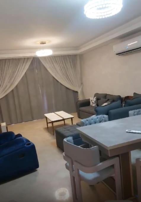 شقة في كومباوند زد ويست الشيخ زايد