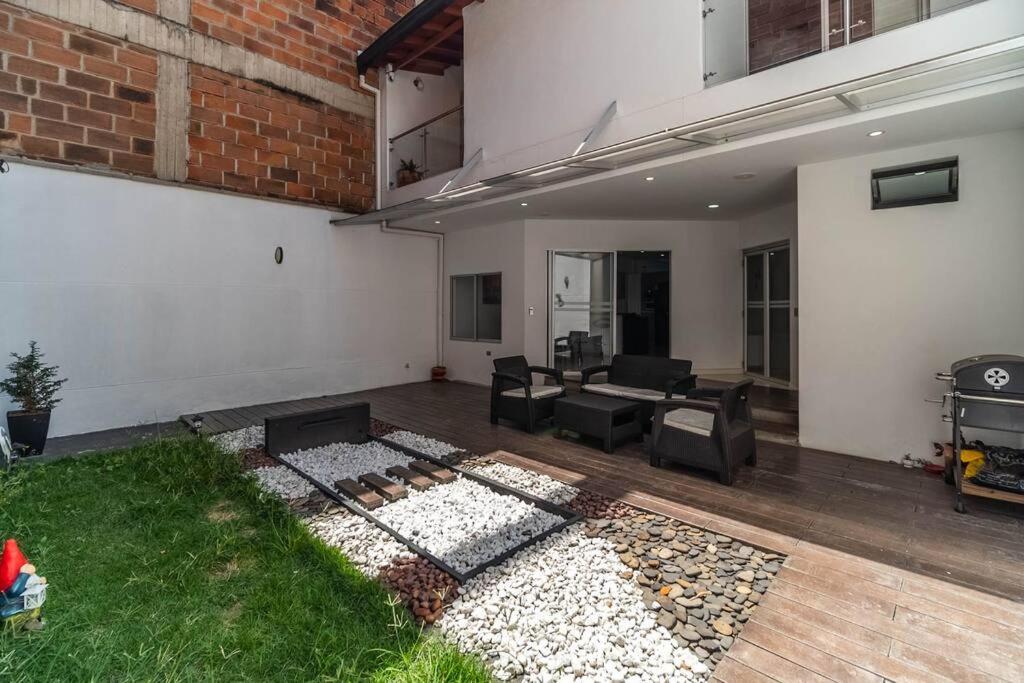 Huge Medellín Home