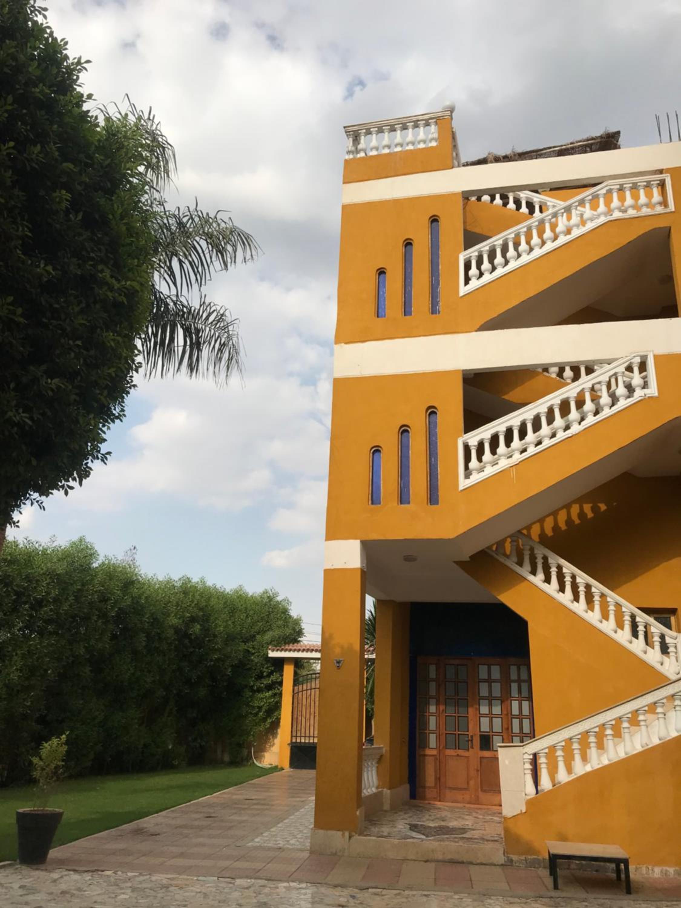 Sakkara pyramid inn hotel