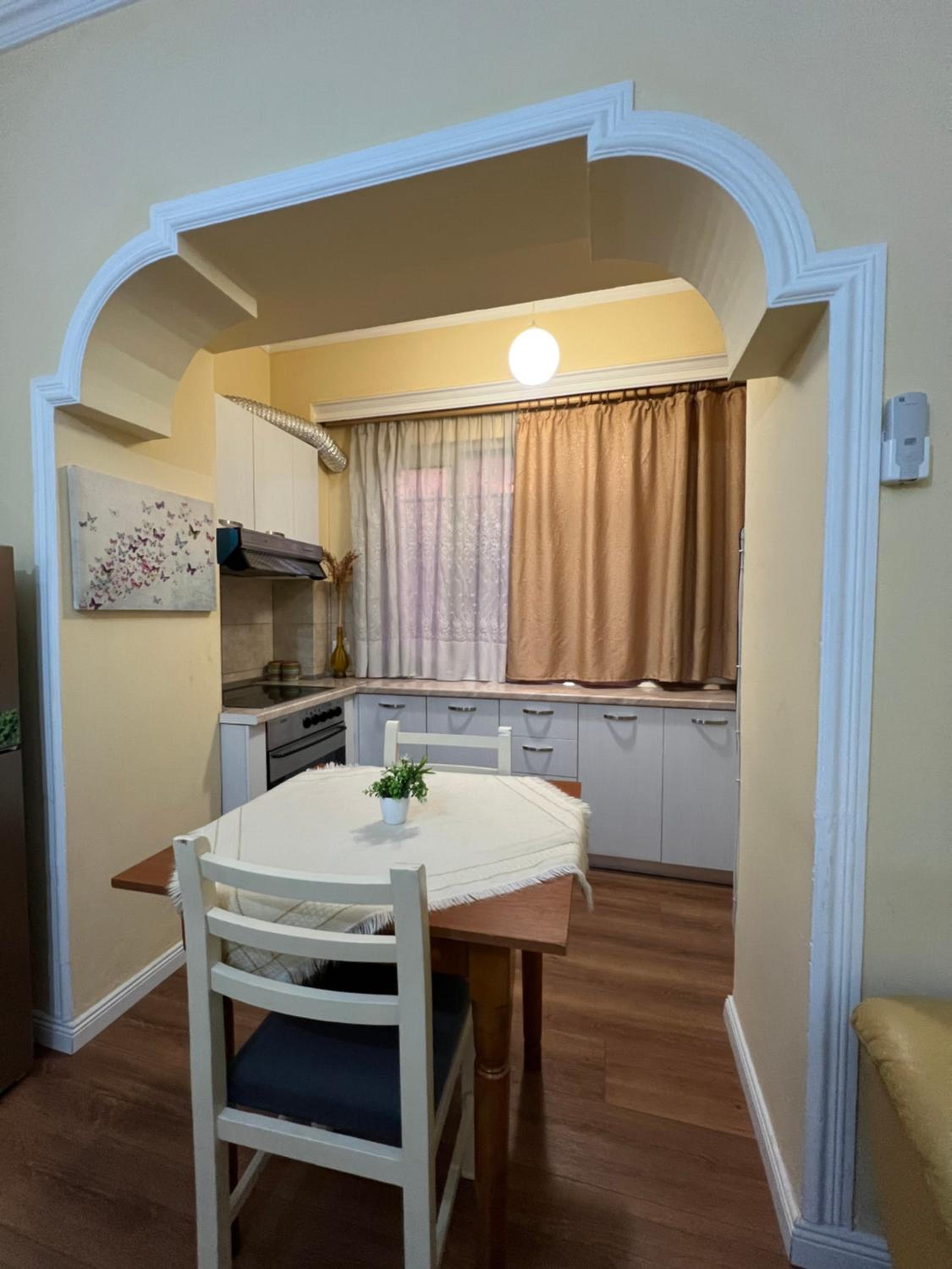 Alle's M Shyri studio apartment