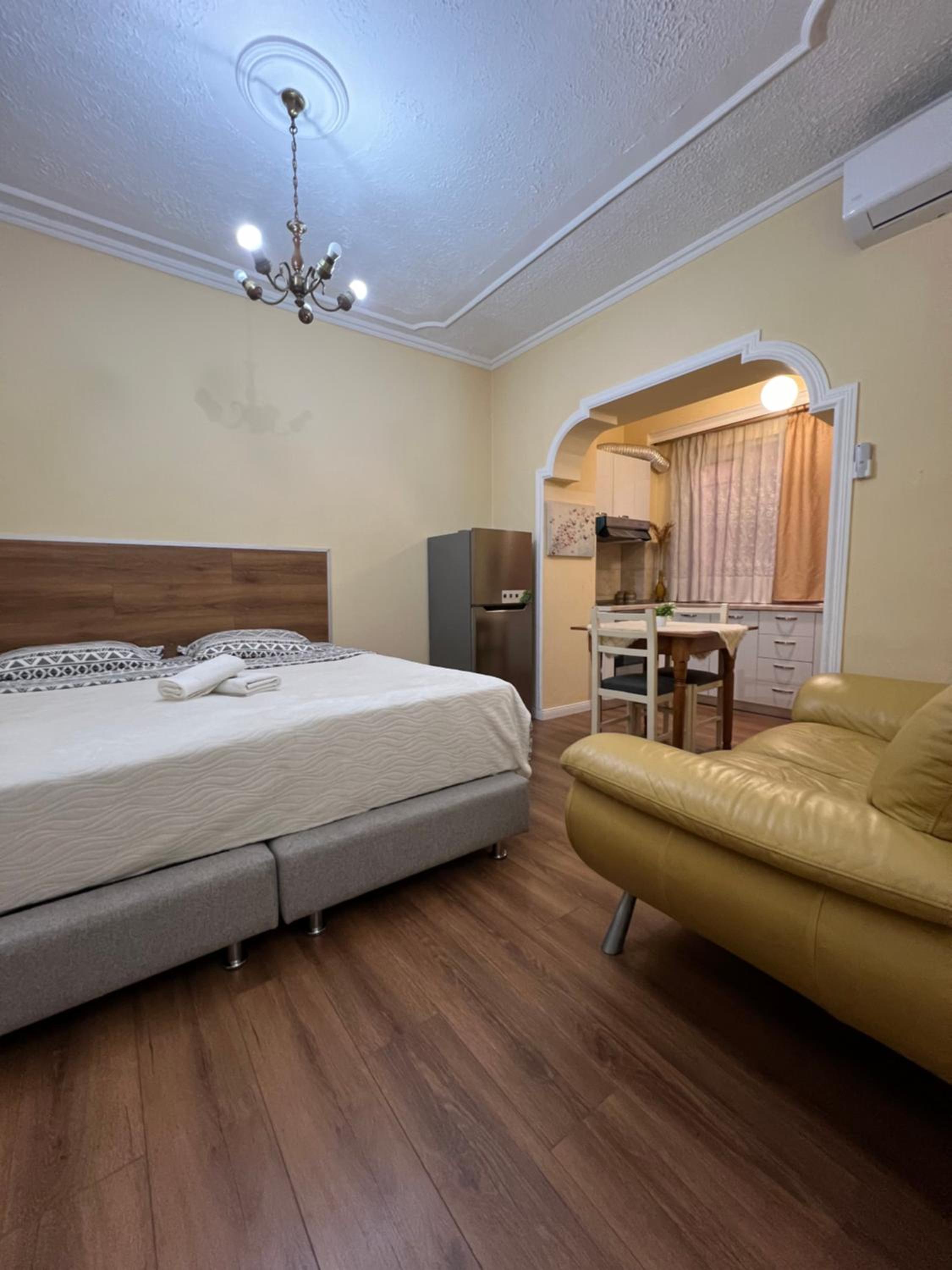 Alle's M Shyri studio apartment