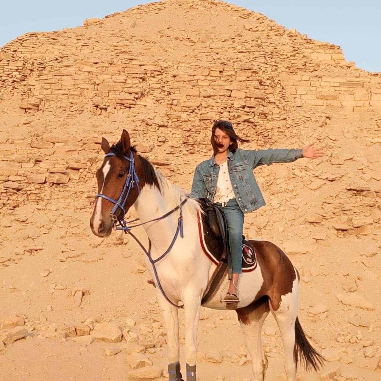 Sakkara pyramid inn hotel