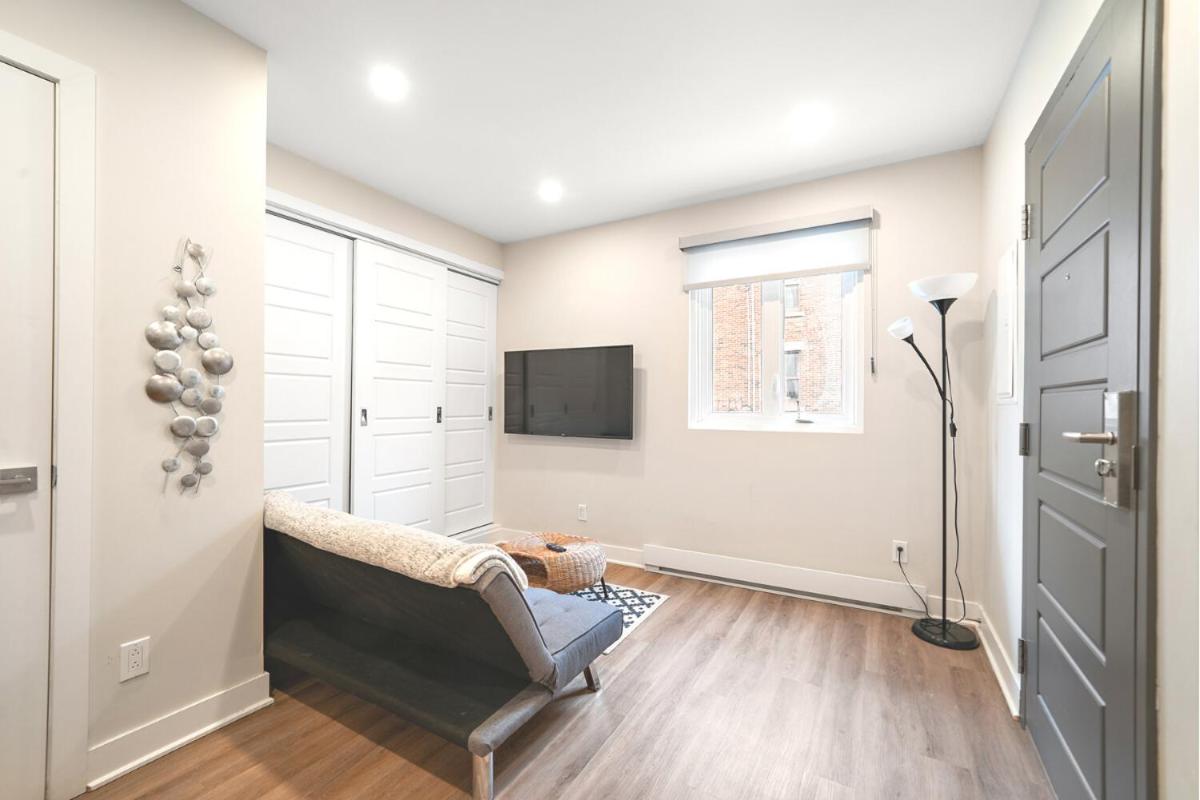 Elegant 1BDR in Heart Of Plateau B