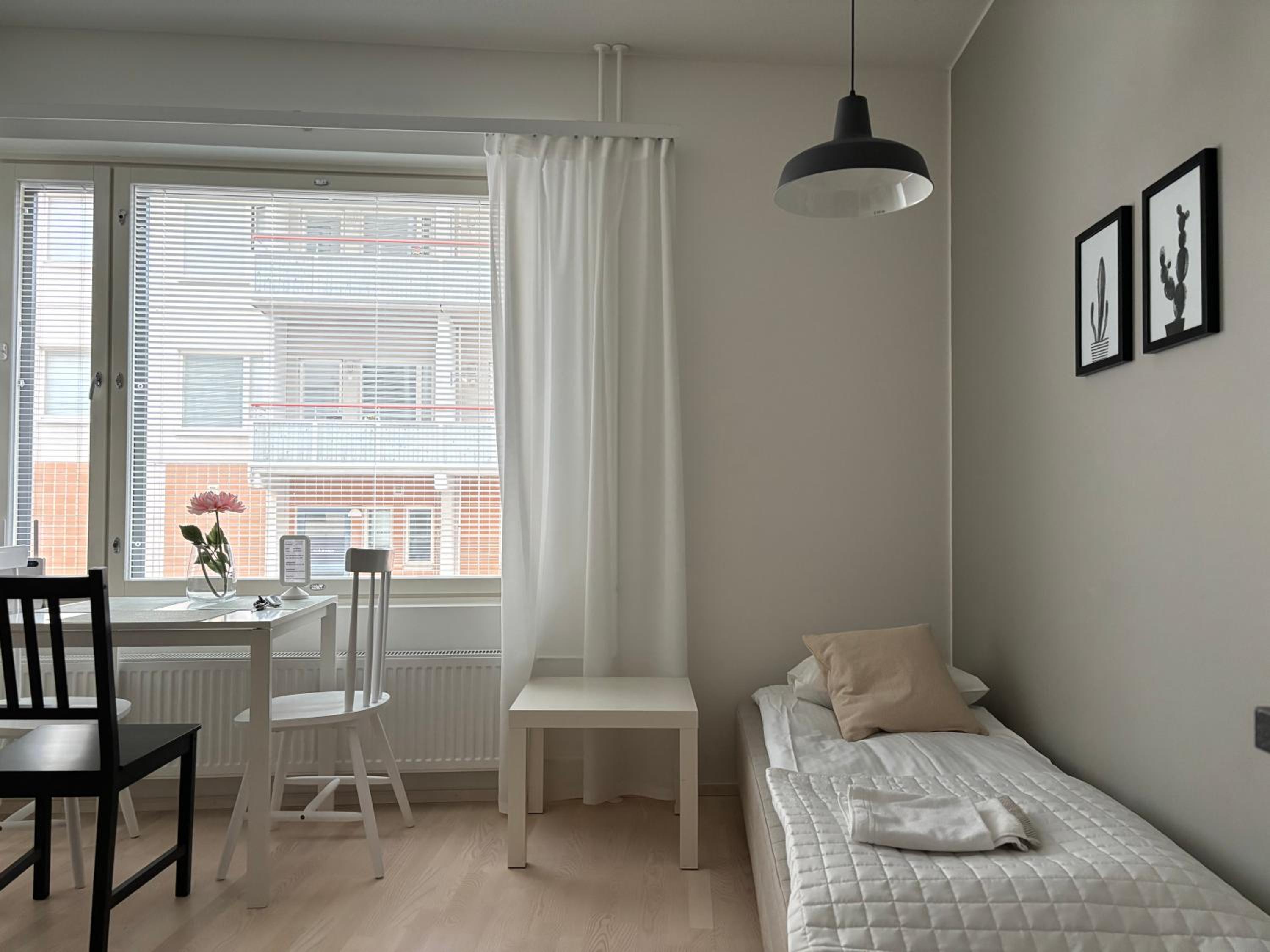 HILLA Serene Suite Central Aurora City 2BD Street Parking
