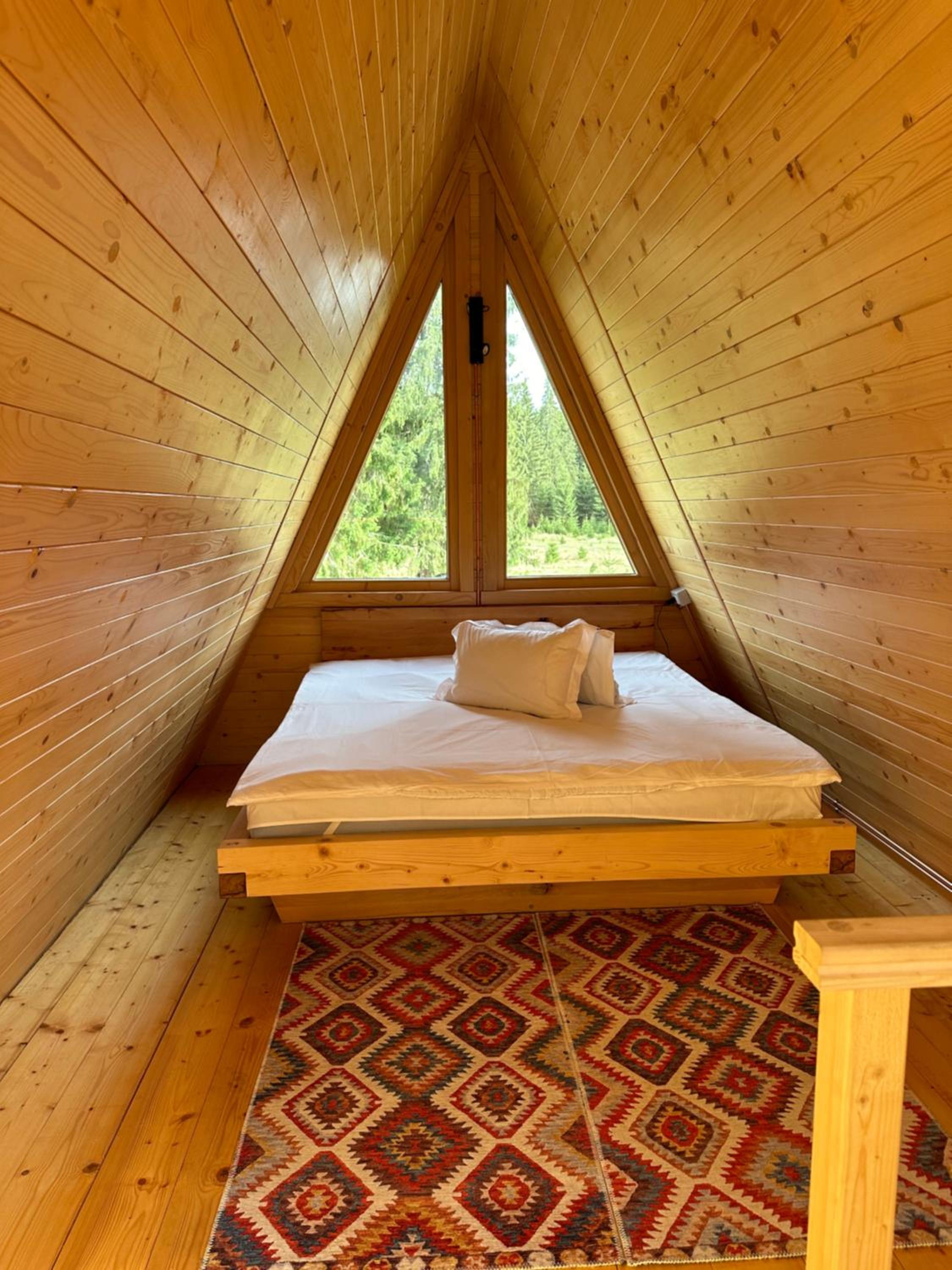 CabanA mică Comandău
