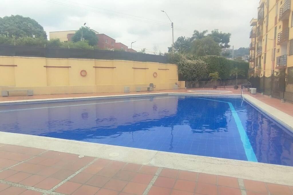 En el Danubio, cerca a todo