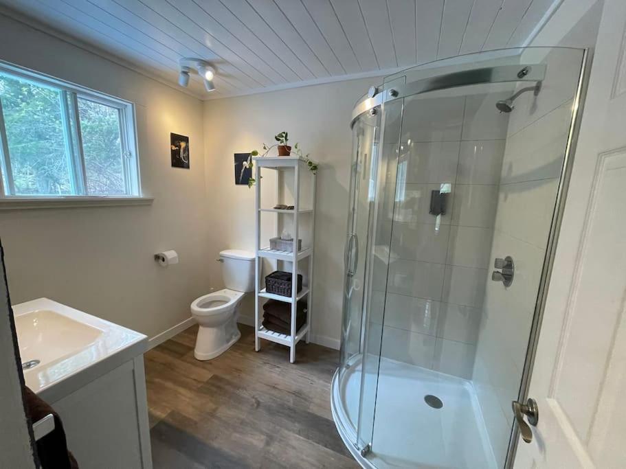 Ty-Llyn - Lakeside Spa Retreat