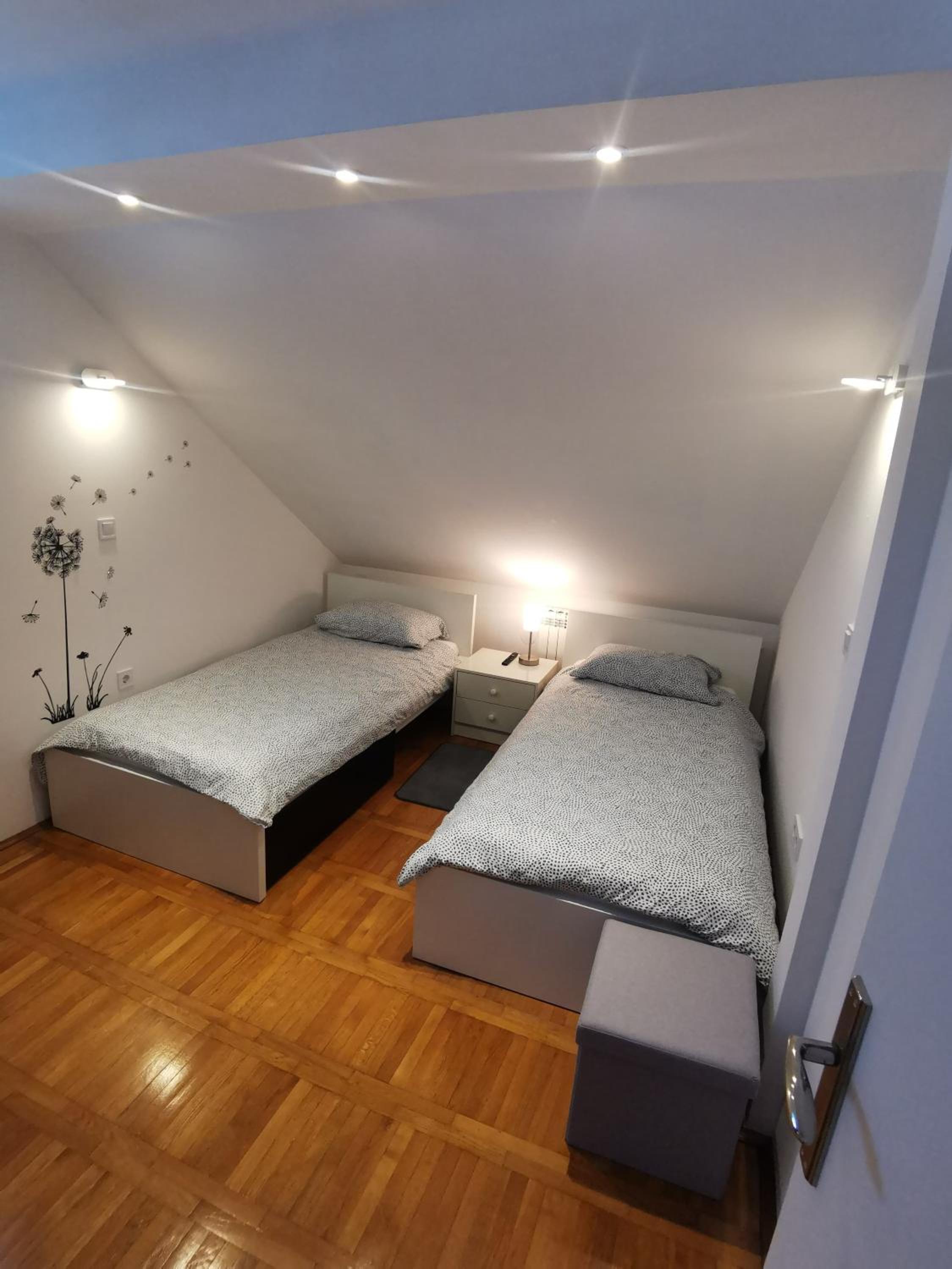 Apartmani Jastreb 2
