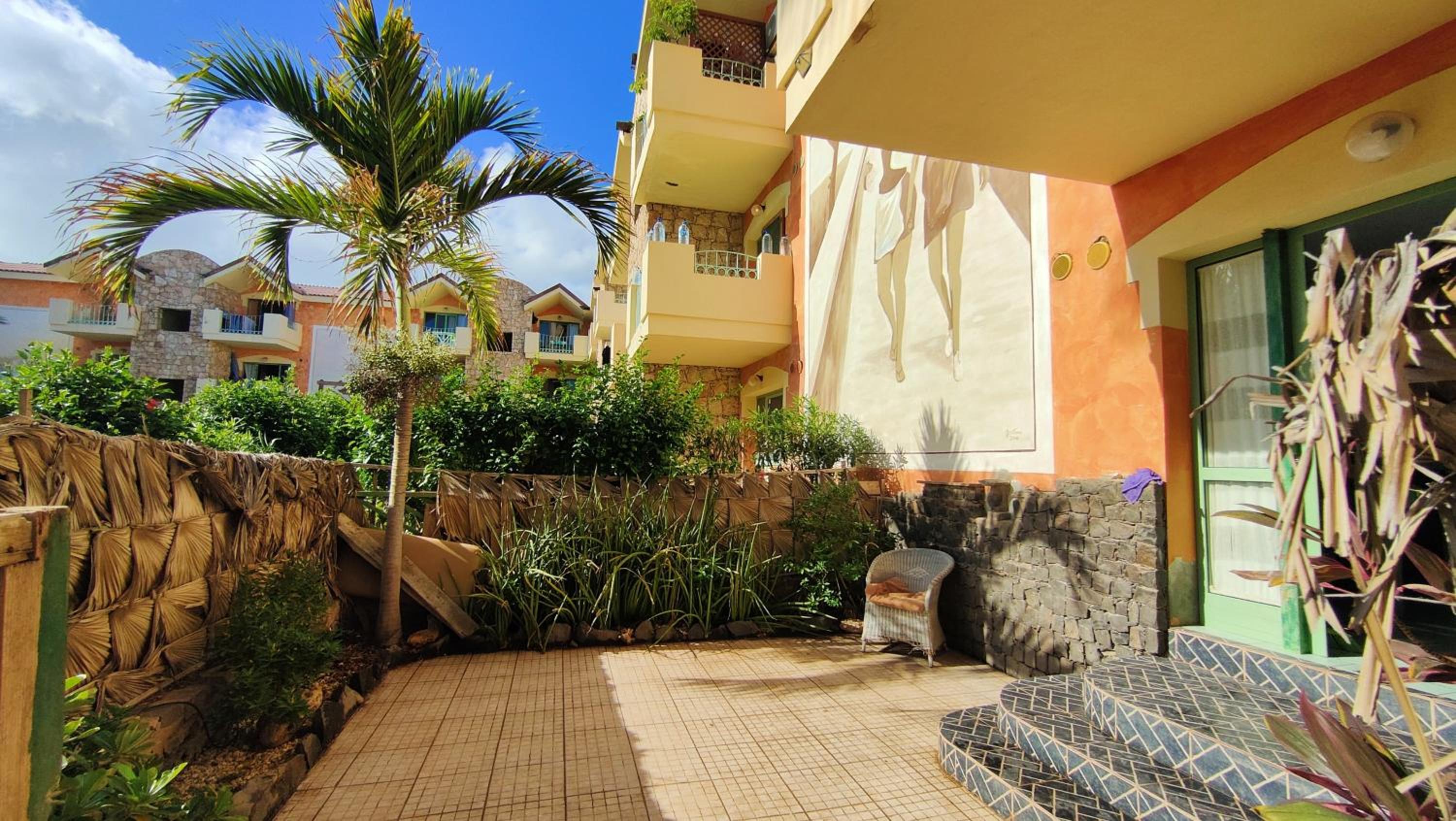 AIRton Cozzolino Apartment - By Albis Harena