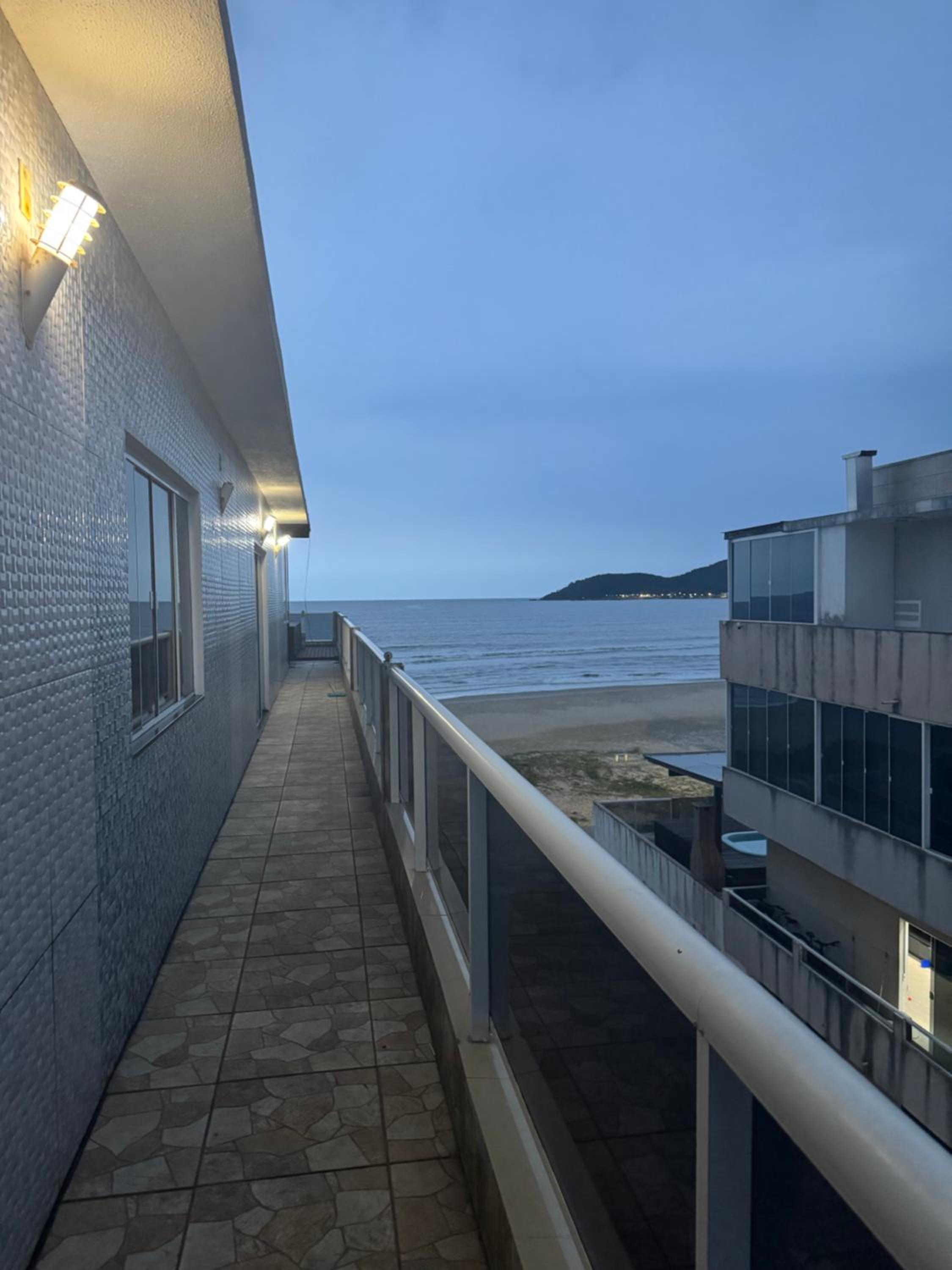 Apartamento Cobertura Beira-mar 3 quartos Piscina Privativa