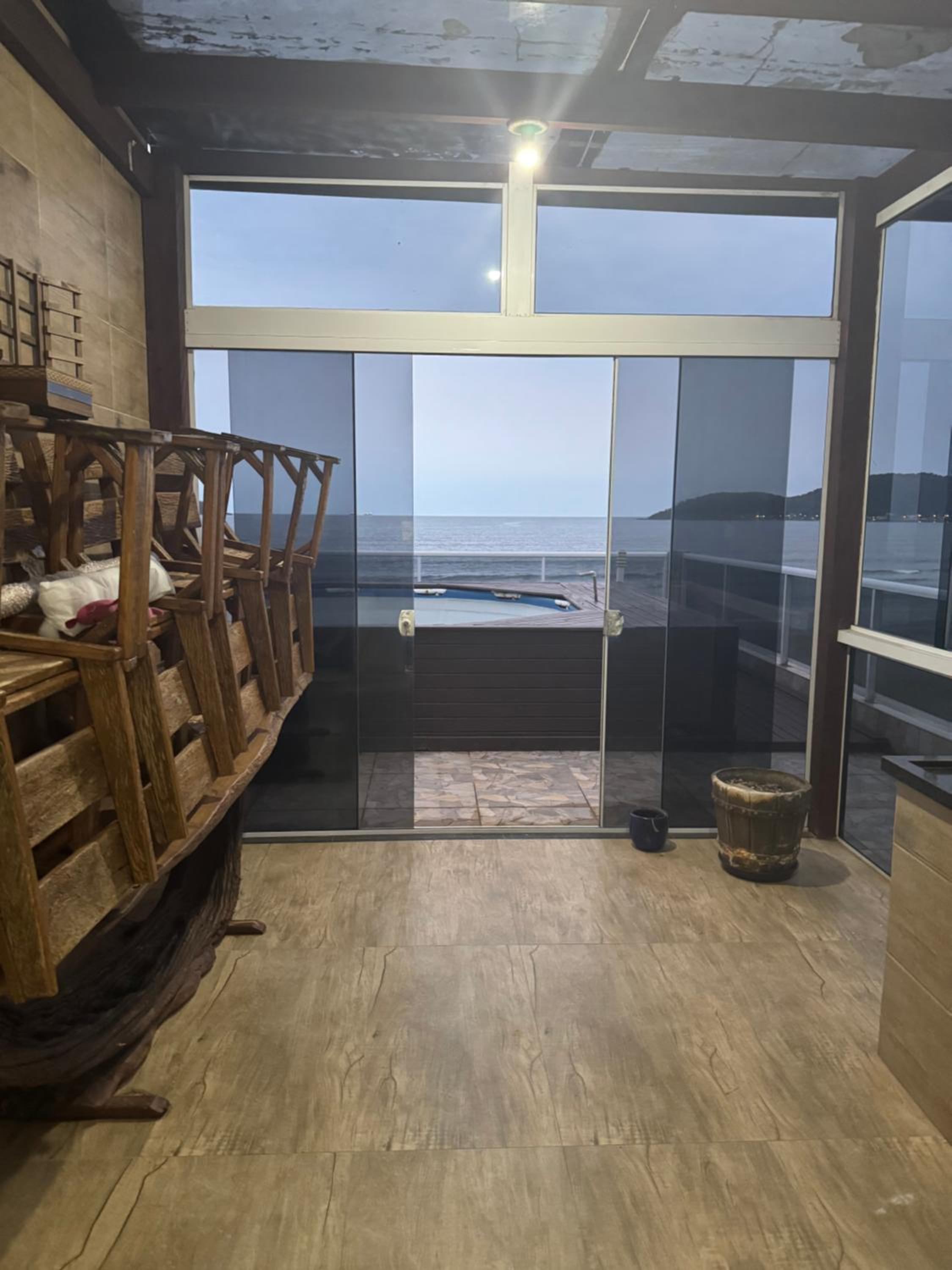 Apartamento Cobertura Beira-mar 3 quartos Piscina Privativa