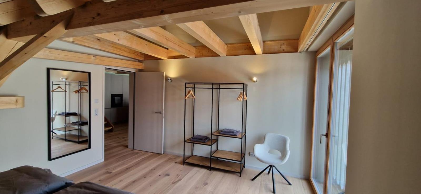 Visionary Hospitality Bassersdorf, Zürich - Premium Apartments in Swiss Style with Free Parking, Washer, Kitchen, Terrace, Vaulted Cellar Event Room, Bus S
