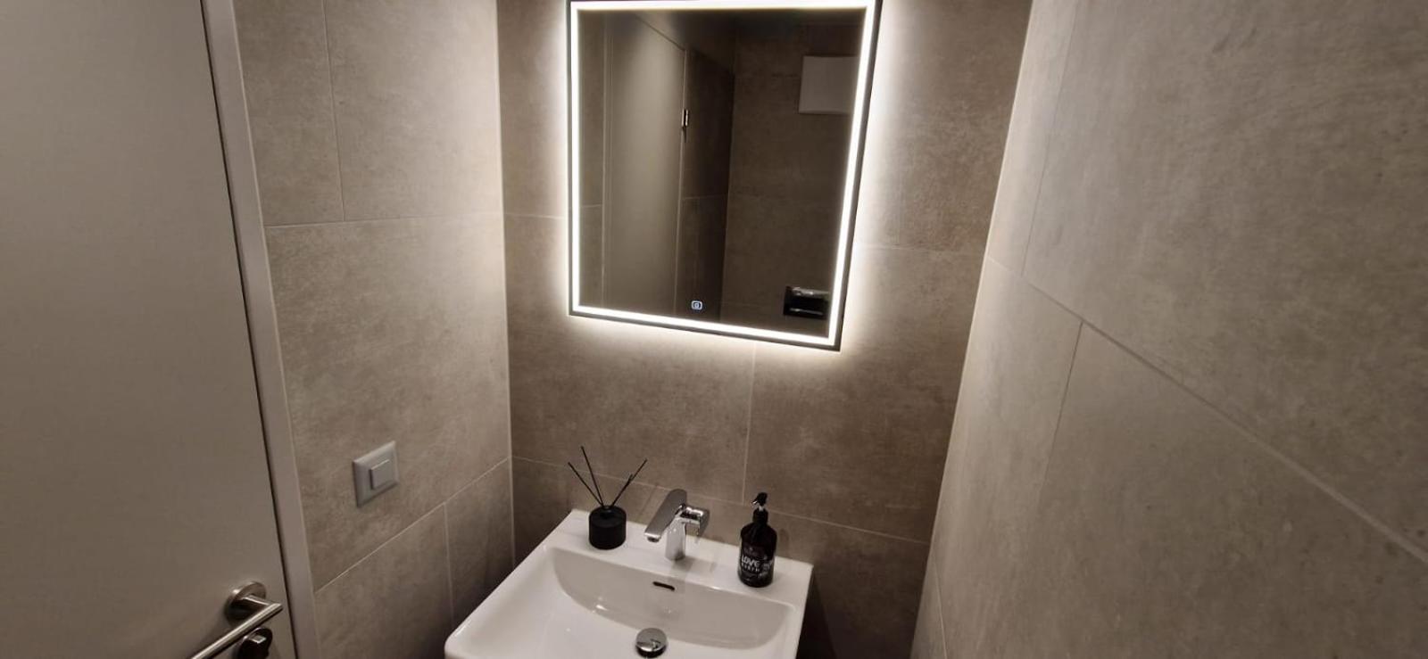 Visionary Hospitality Bassersdorf, Zürich - Premium Apartments in Swiss Style with Free Parking, Washer, Kitchen, Terrace, Vaulted Cellar Event Room, Bus S