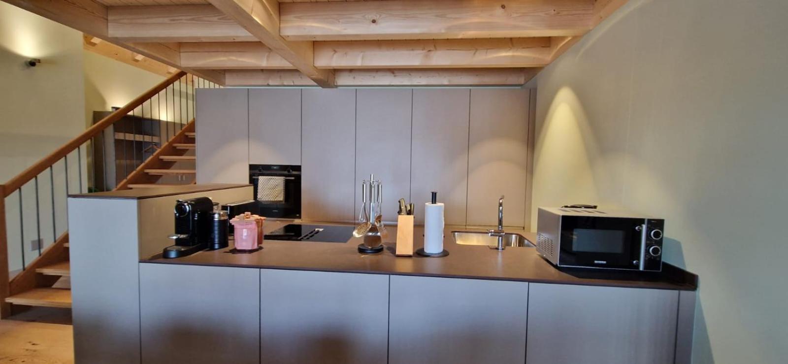 Visionary Hospitality Bassersdorf, Zürich - Premium Apartments in Swiss Style with Free Parking, Washer, Kitchen, Terrace, Vaulted Cellar Event Room, Bus S