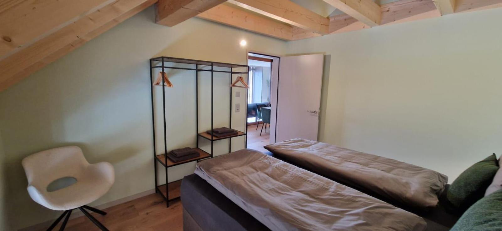 Visionary Hospitality Bassersdorf, Zürich - Premium Apartments in Swiss Style with Free Parking, Washer, Kitchen, Terrace, Vaulted Cellar Event Room, Bus S