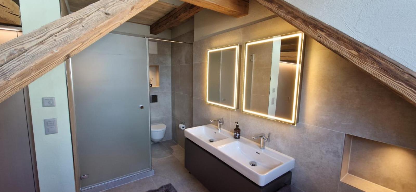 Visionary Hospitality Bassersdorf, Zürich - Premium Apartments in Swiss Style with Free Parking, Washer, Kitchen, Terrace, Vaulted Cellar Event Room, Bus S