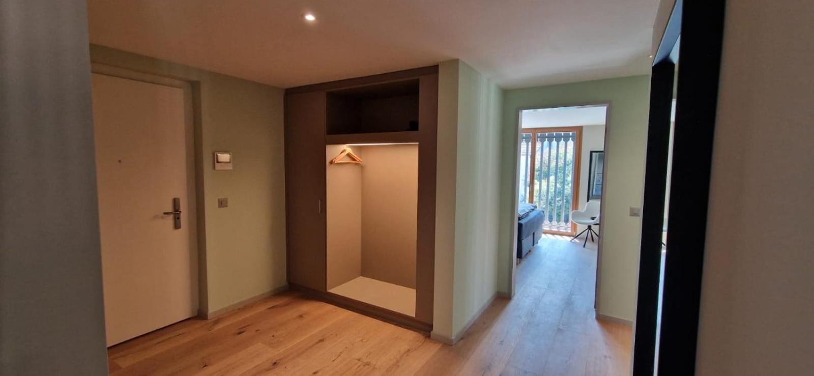 Visionary Hospitality Bassersdorf, Zürich - Premium Apartments in Swiss Style with Free Parking, Washer, Kitchen, Terrace, Vaulted Cellar Event Room, Bus S