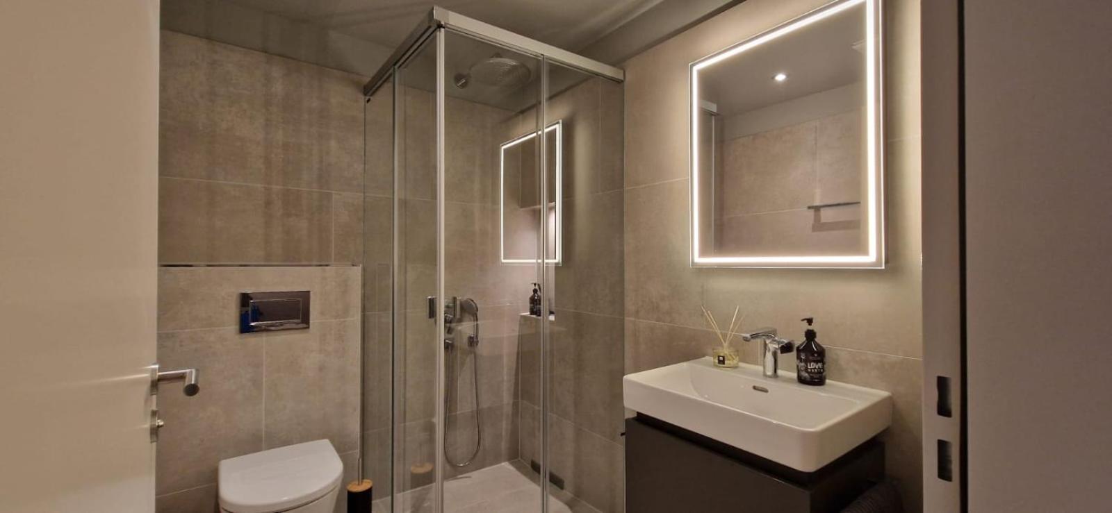 Visionary Hospitality Bassersdorf, Zürich - Premium Apartments in Swiss Style with Free Parking, Washer, Kitchen, Terrace, Vaulted Cellar Event Room, Bus S