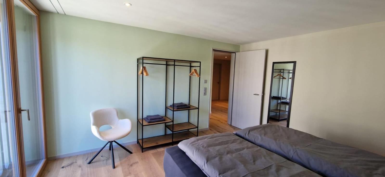 Visionary Hospitality Bassersdorf, Zürich - Premium Apartments in Swiss Style with Free Parking, Washer, Kitchen, Terrace, Vaulted Cellar Event Room, Bus S