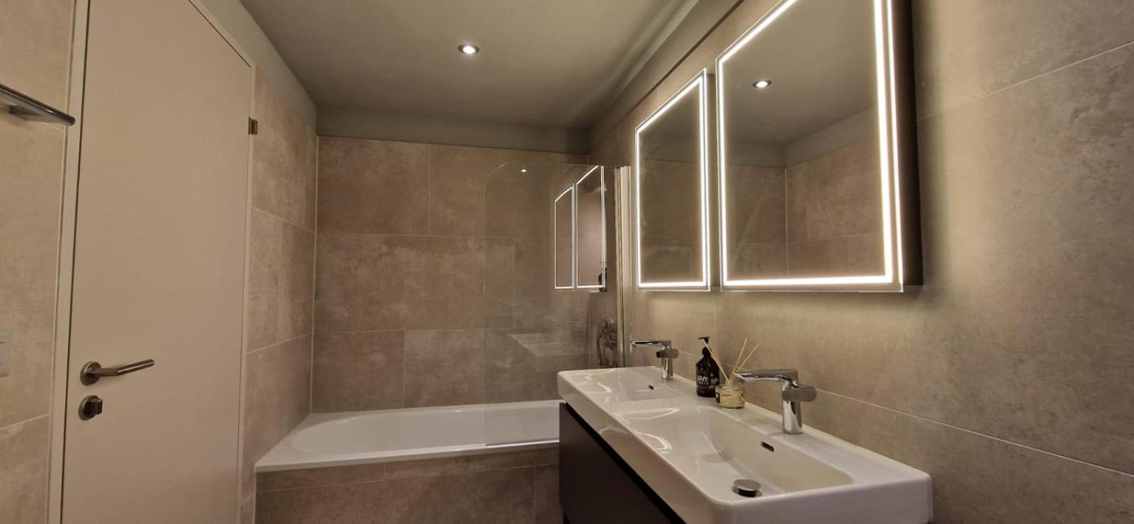 Visionary Hospitality Bassersdorf, Zürich - Premium Apartments in Swiss Style with Free Parking, Washer, Kitchen, Terrace, Vaulted Cellar Event Room, Bus S