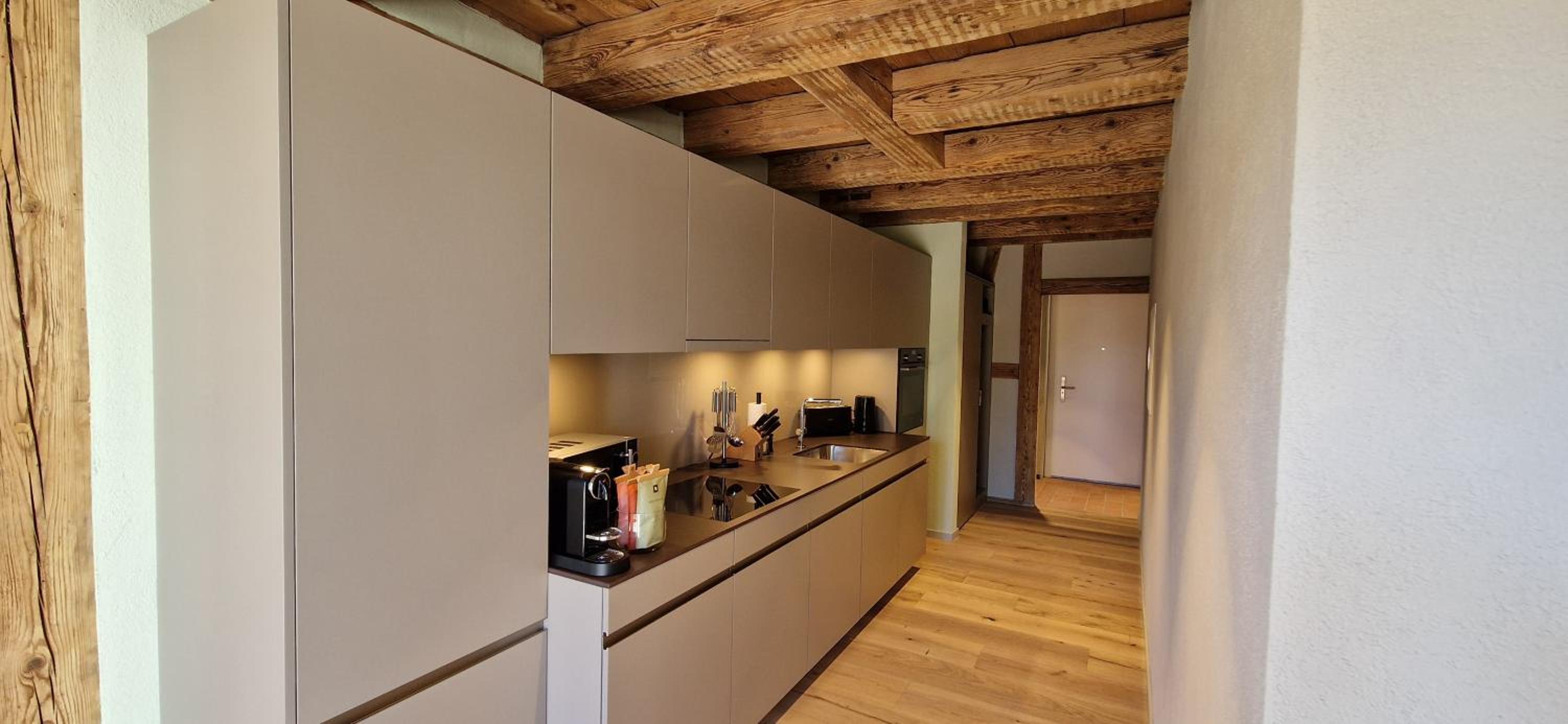 Visionary Hospitality Bassersdorf, Zürich - Premium Apartments in Swiss Style with Free Parking, Washer, Kitchen, Terrace, Vaulted Cellar Event Room, Bus S