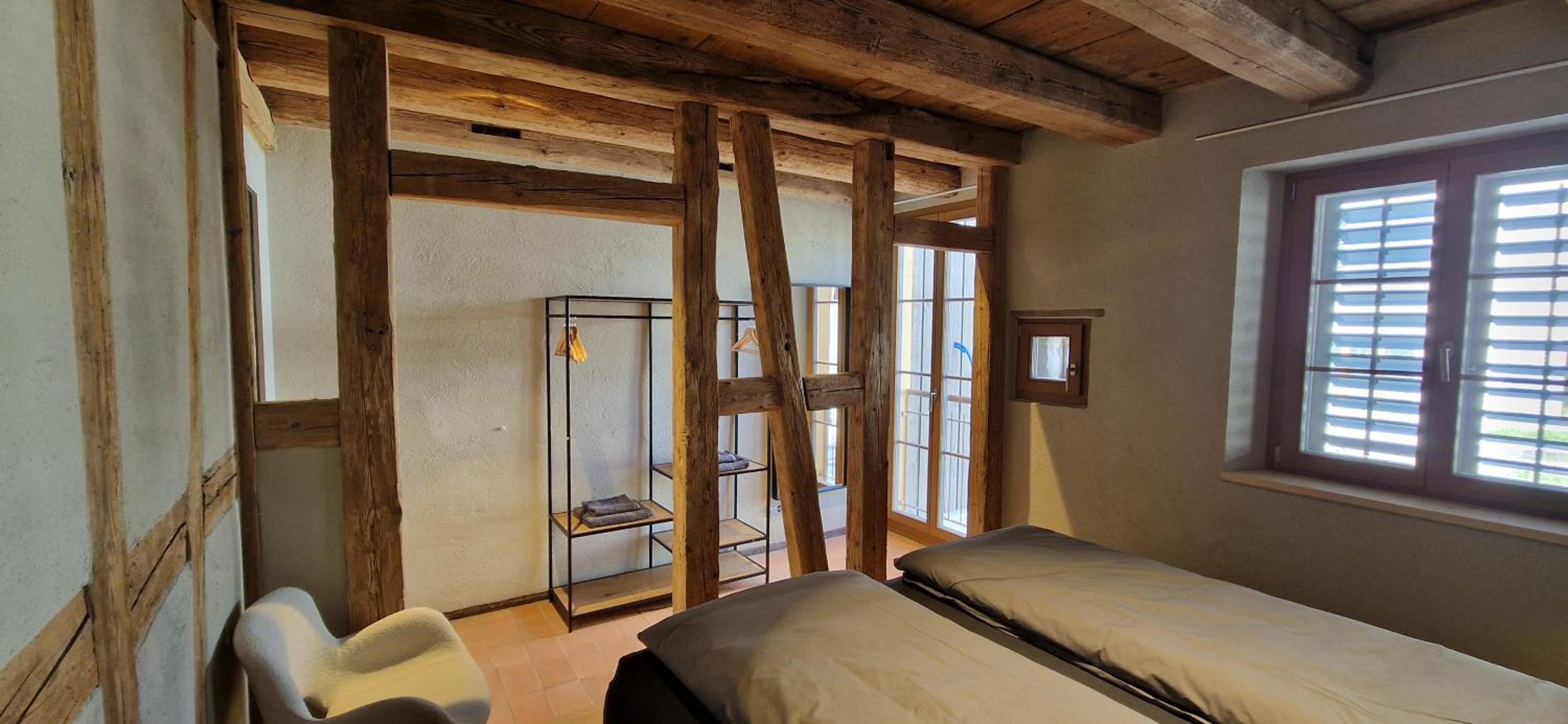Visionary Hospitality Bassersdorf, Zürich - Premium Apartments in Swiss Style with Free Parking, Washer, Kitchen, Terrace, Vaulted Cellar Event Room, Bus S
