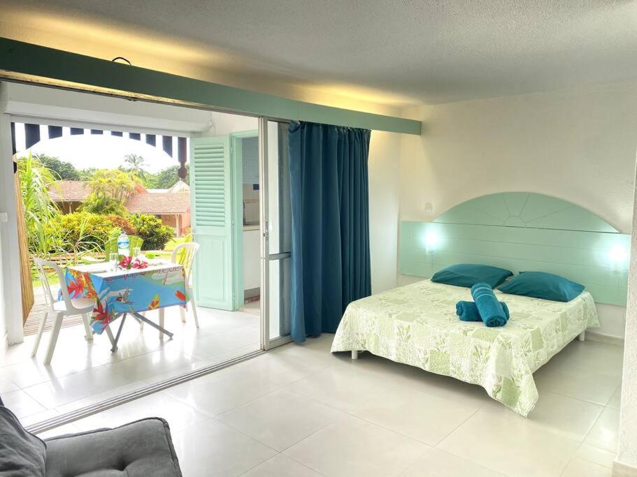 Studio Petite Plage - Pieds dans l'eau view 3