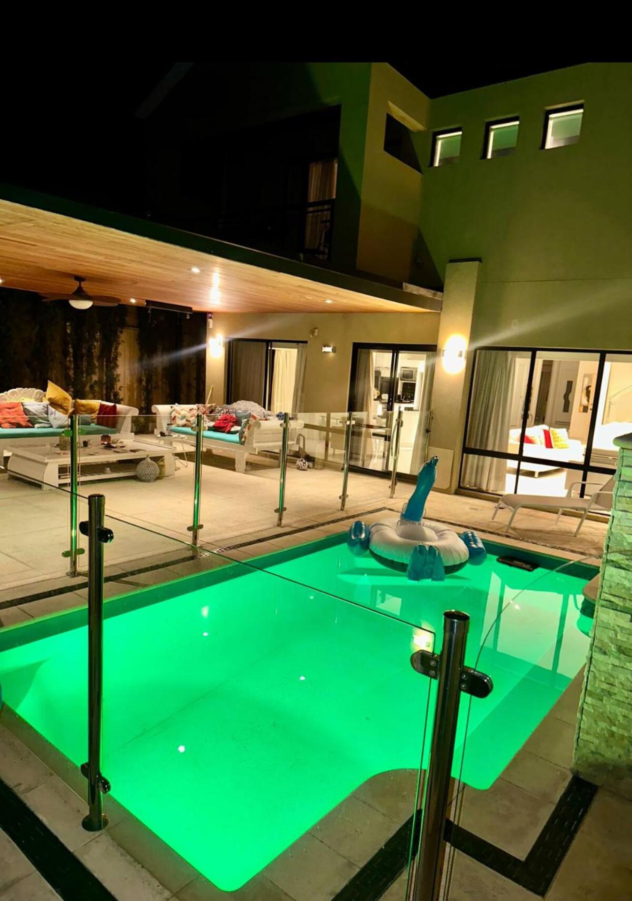 Luxury Villa W Pool & Spa 5 BEDROOMS