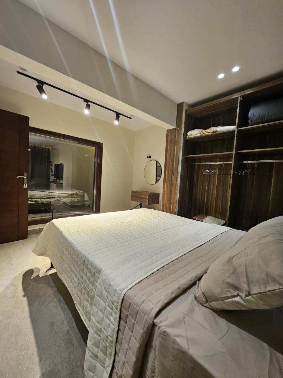 The Luxe Retreat and Uniqueness