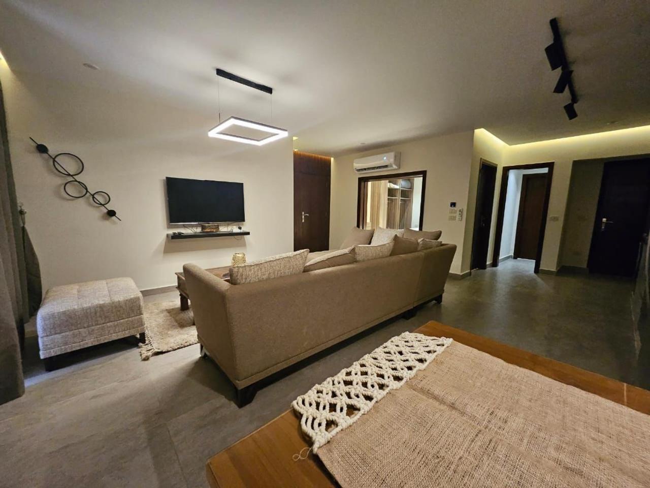 The Luxe Retreat and Uniqueness