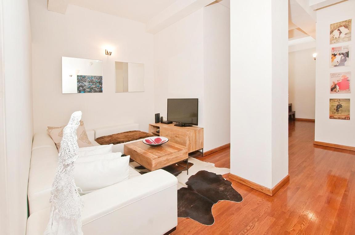 GREAT APT 2 BED ROOM GREAT LOCATION nye