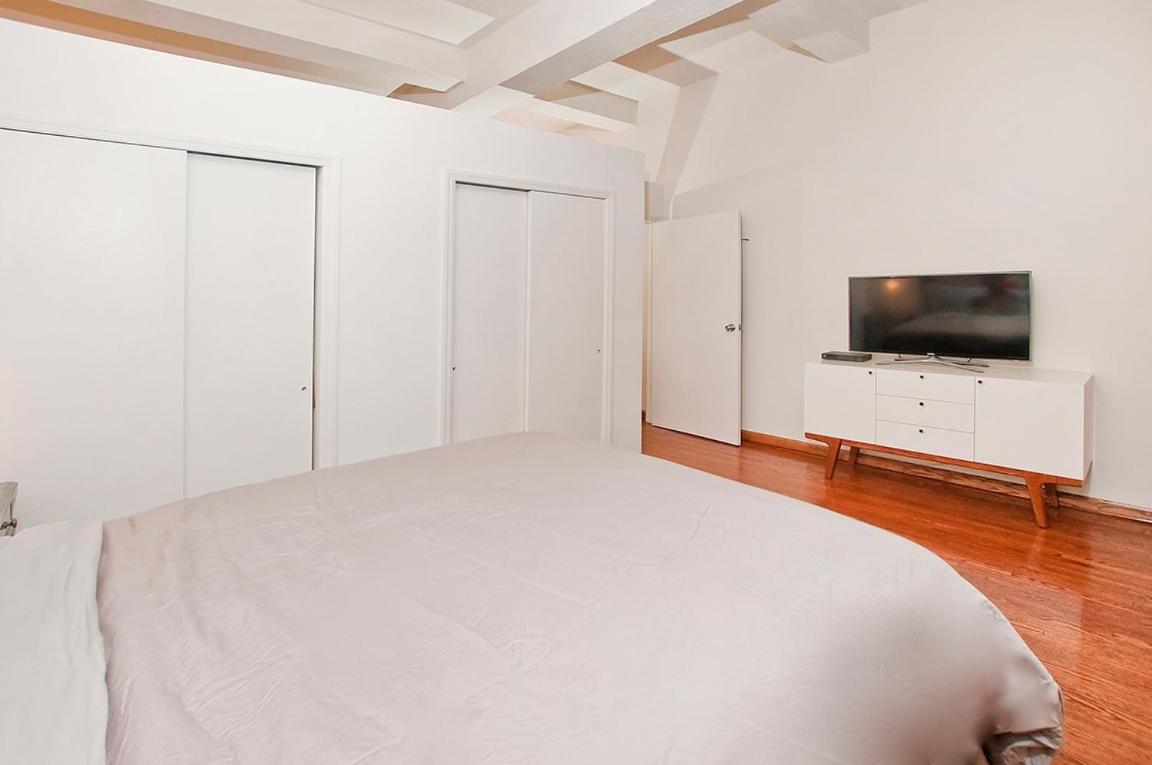 GREAT APT 2 BED ROOM GREAT LOCATION nye