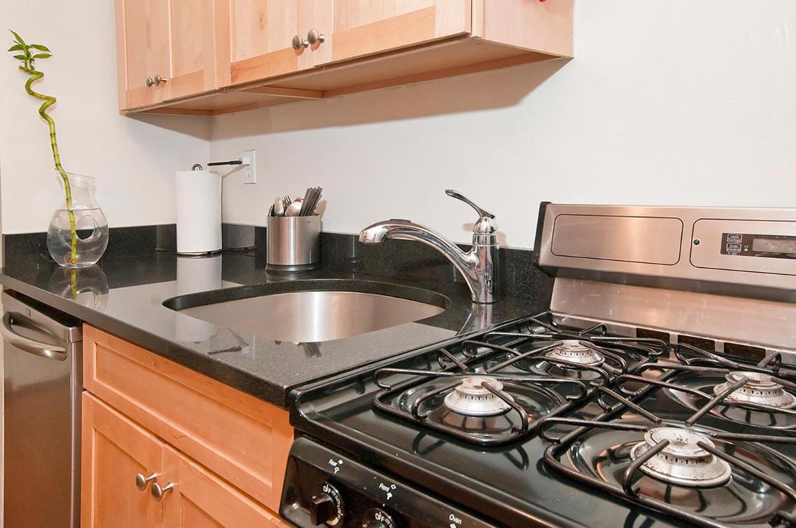GREAT APT 2 BED ROOM GREAT LOCATION nye
