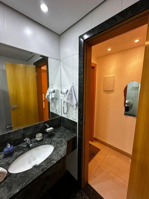 Apartamento completo e moderno com ar condicionado e piscina no centro do RIO