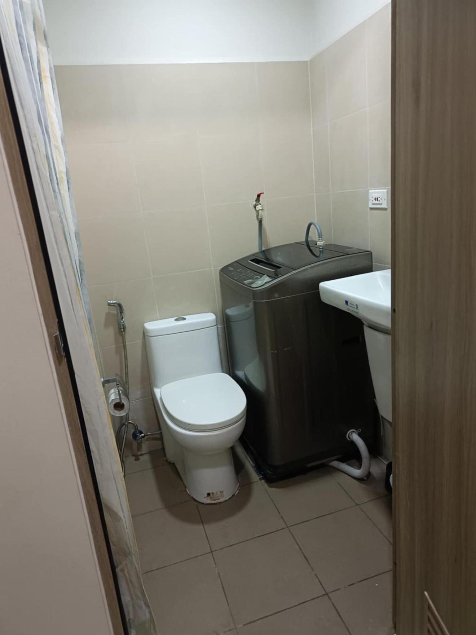 Coast Residences-Ronnzel staycation