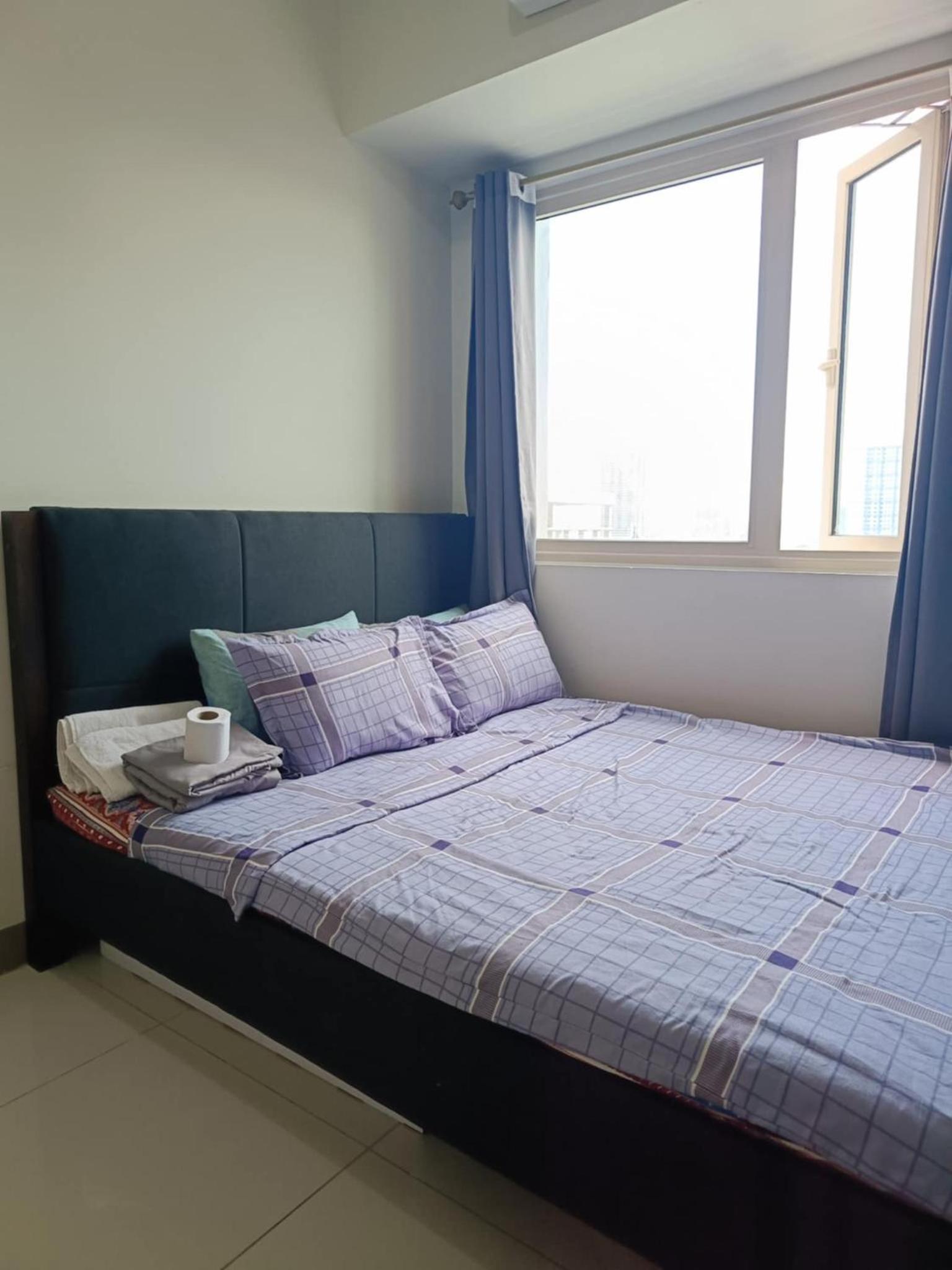 Coast Residences-Ronnzel staycation