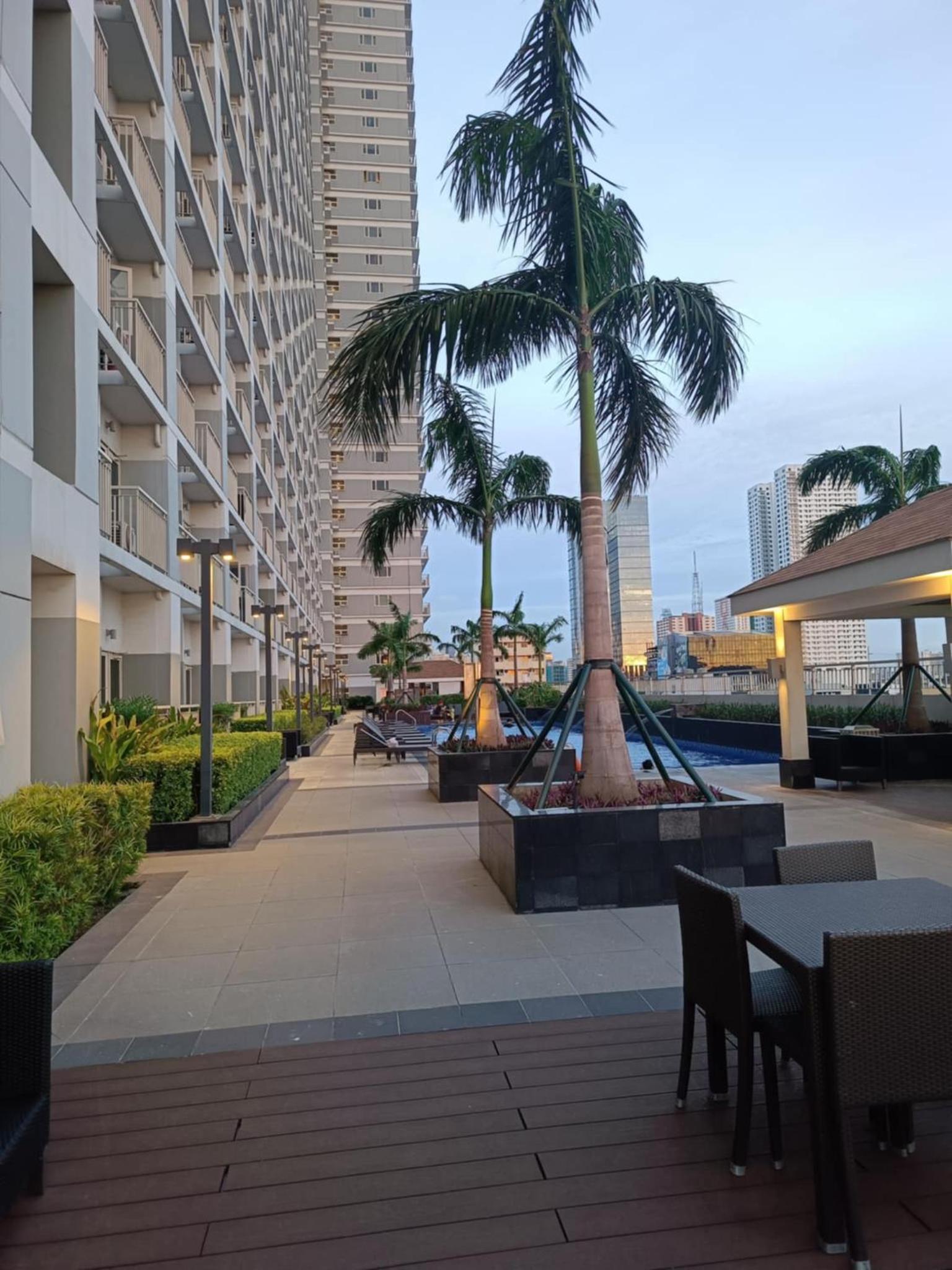 Coast Residences-Ronnzel staycation