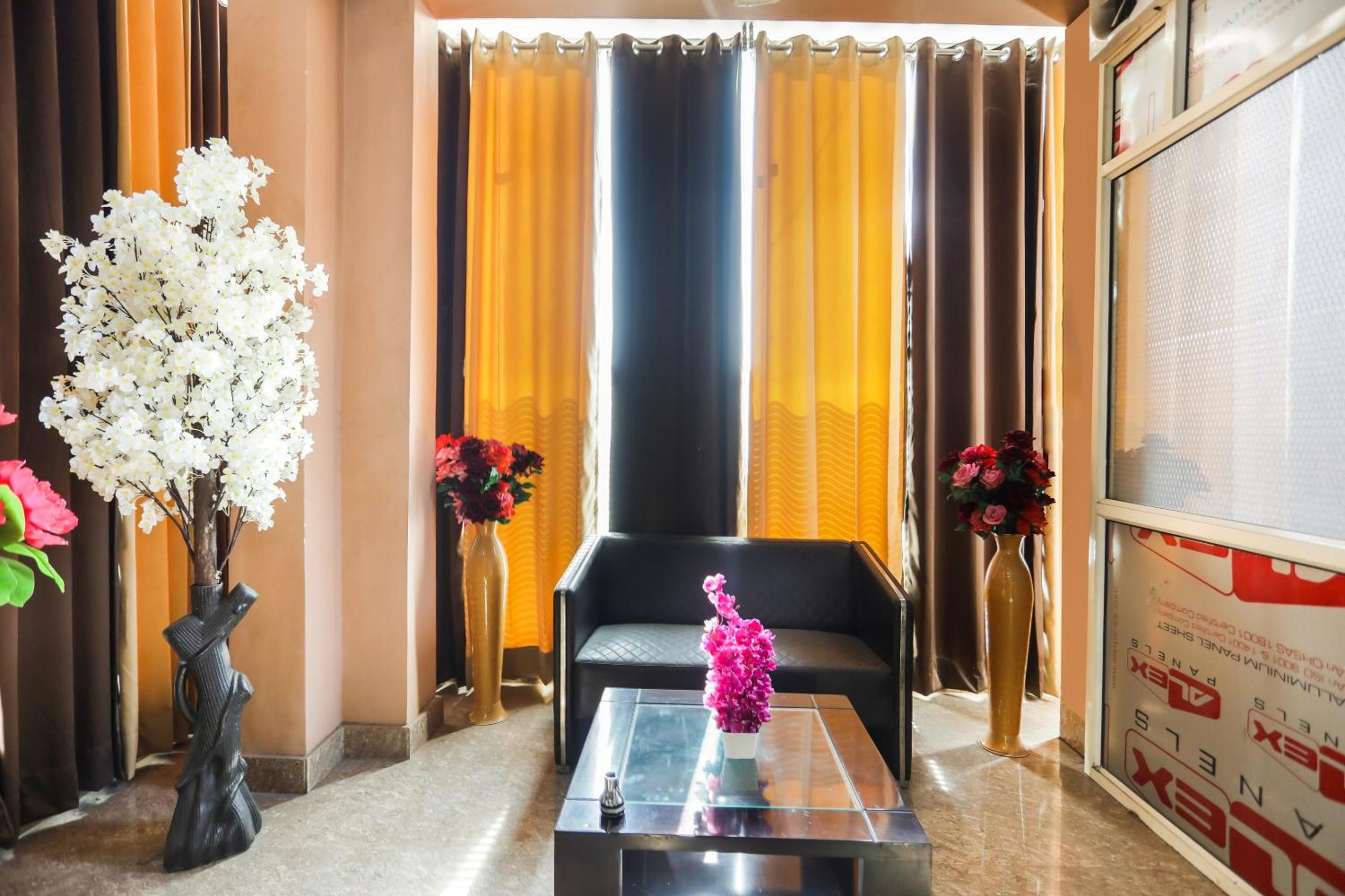 Lobby & Reception